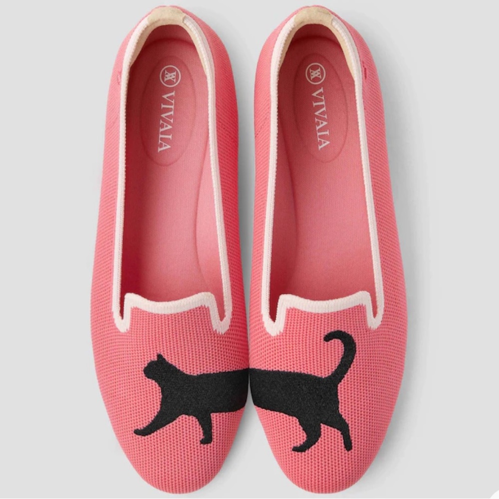 VIVAIA Round-Toe Embroidered Loafers (Audrey) size 6